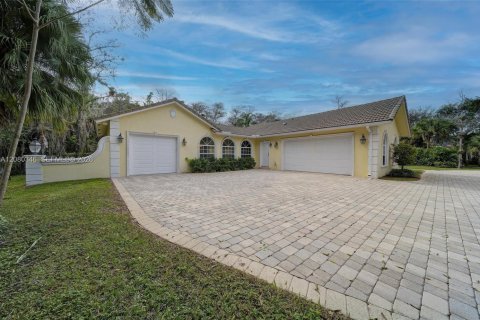Casa en venta en Coral Springs, Florida, 5 dormitorios, 433.85 m2 № 2363605 - foto 6