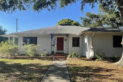 Casa en Saint Petersburg, Florida 3 dormitorios, 166.3 m2 № 2092348