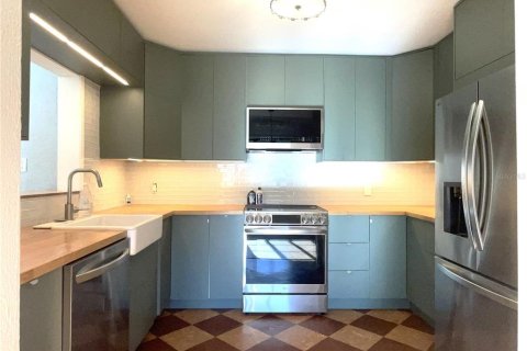 Casa en alquiler en Saint Petersburg, Florida, 3 dormitorios, 166.3 m2 № 2092348 - foto 4