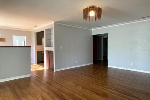 Casa en alquiler en Saint Petersburg, Florida, 3 dormitorios, 166.3 m2 № 2092348 - foto 12