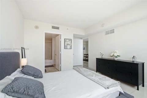 Купить кондоминиум в Майами, Флорида 2 спальни, 90.58м2, № 2086510 - фото 19