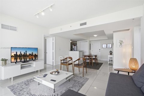 Купить кондоминиум в Майами, Флорида 2 спальни, 90.58м2, № 2086510 - фото 12
