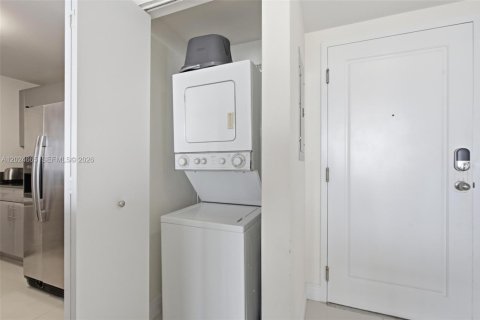Купить кондоминиум в Майами, Флорида 2 спальни, 90.58м2, № 2086510 - фото 24