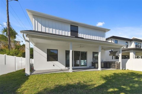 House in Tampa, Florida 5 bedrooms, 307.97 sq.m. № 1795261 - photo 23