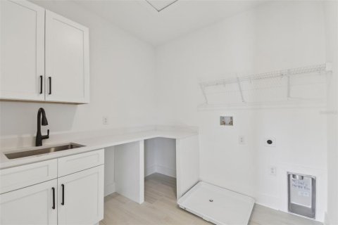 House in Tampa, Florida 5 bedrooms, 307.97 sq.m. № 1795261 - photo 11
