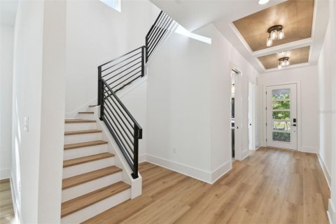 House in Tampa, Florida 5 bedrooms, 307.97 sq.m. № 1795261 - photo 6