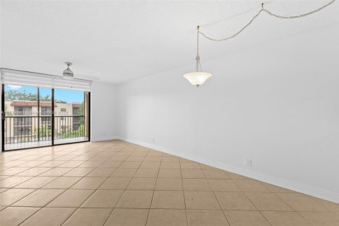 Copropriété à vendre à Plantation, Floride: 2 chambres, 87.33 m2 № 1830291 - photo 4