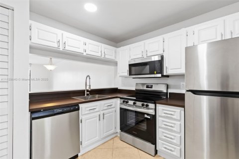 Copropriété à vendre à Plantation, Floride: 2 chambres, 87.33 m2 № 1830291 - photo 17