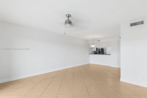 Copropriété à vendre à Plantation, Floride: 2 chambres, 87.33 m2 № 1830291 - photo 15