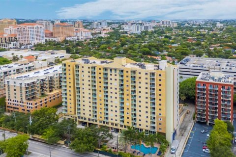 Condo in Miami, Florida, 1 bedroom  № 2088425 - photo 4