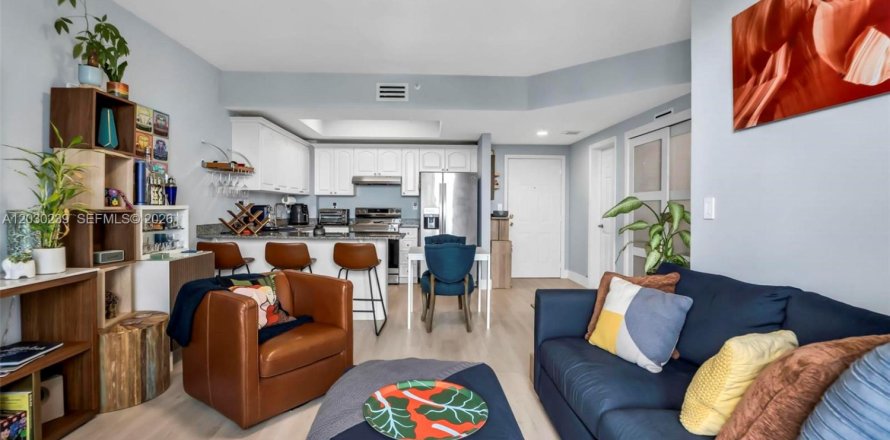 Condo in Miami, Florida, 1 bedroom  № 2088425