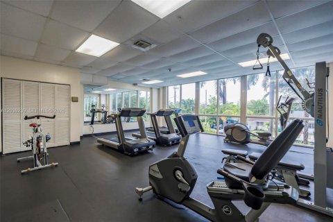 Condo in Miami, Florida, 1 bedroom  № 2088425 - photo 29