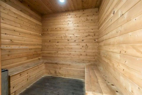 Condo in Miami, Florida, 1 bedroom  № 2088425 - photo 28