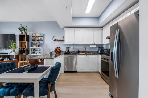 Condo in Miami, Florida, 1 bedroom  № 2088425 - photo 17