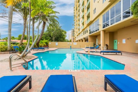 Condo in Miami, Florida, 1 bedroom  № 2088425 - photo 24
