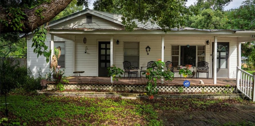 Villa ou maison à Tampa, Floride 4 chambres, 134.52 m2 № 2411626