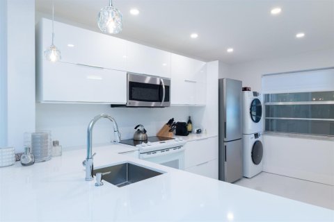 Copropriété à louer à Palm Beach, Floride: 1 chambre, 87.33 m2 № 2145780 - photo 16