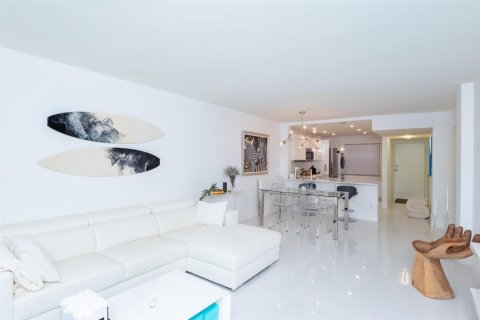 Copropriété à louer à Palm Beach, Floride: 1 chambre, 87.33 m2 № 2145780 - photo 3