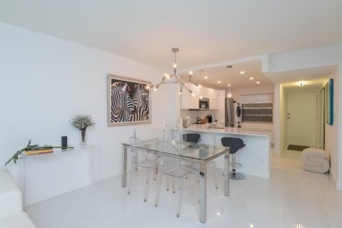 Copropriété à louer à Palm Beach, Floride: 1 chambre, 87.33 m2 № 2145780 - photo 11