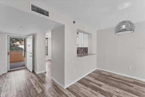 Снять в аренду кондоминиум в Брейдентон, Флорида 7 комнат, 116.69м2, № 2233889 - фото 8