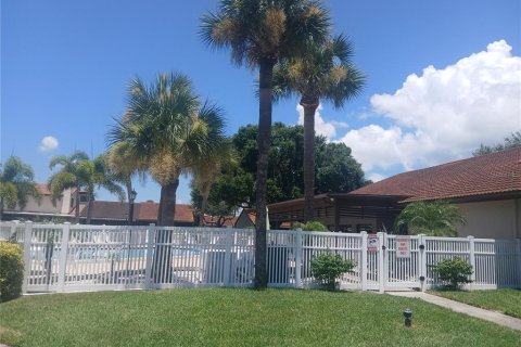 House in Largo, Florida 2 bedrooms, 100.8 sq.m. № 1856398 - photo 8