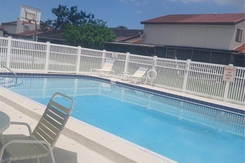 House in Largo, Florida 2 bedrooms, 100.8 sq.m. № 1856398 - photo 5