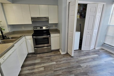 Adosado en venta en Tampa, Florida, 3 dormitorios, 126.16 m2 № 2238579 - foto 3