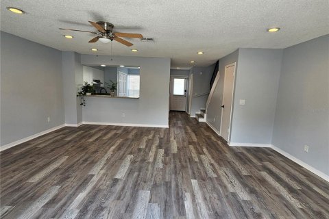 Adosado en venta en Tampa, Florida, 3 dormitorios, 126.16 m2 № 2238579 - foto 5