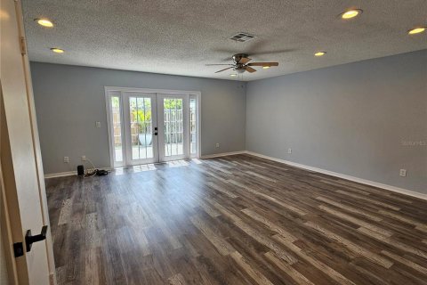 Adosado en venta en Tampa, Florida, 3 dormitorios, 126.16 m2 № 2238579 - foto 7