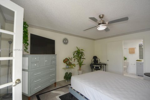 Copropriété à vendre à Pembroke Pines, Floride: 2 chambres, 86.68 m2 № 2077411 - photo 5