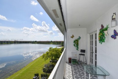 Condo à Pembroke Pines, Floride, 2 chambres  № 2077411