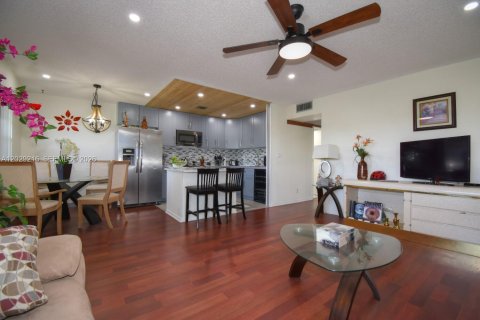 Copropriété à vendre à Pembroke Pines, Floride: 2 chambres, 86.68 m2 № 2077411 - photo 12