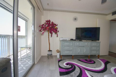 Copropriété à vendre à Pembroke Pines, Floride: 2 chambres, 86.68 m2 № 2077411 - photo 4
