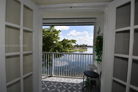 Copropriété à vendre à Pembroke Pines, Floride: 2 chambres, 86.68 m2 № 2077411 - photo 7