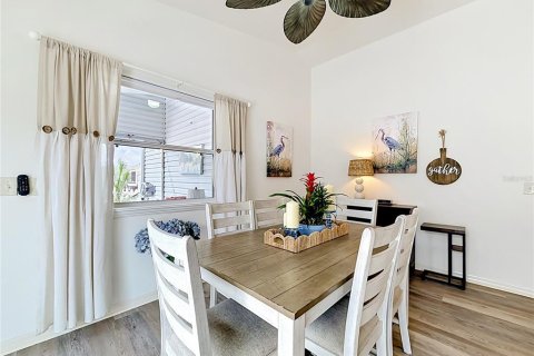 Casa en venta en The Villages, Florida, 2 dormitorios, 107.4 m2 № 2234594 - foto 10