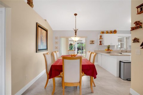 House in DeBary, Florida 3 bedrooms, 127.93 sq.m. № 2229241 - photo 9