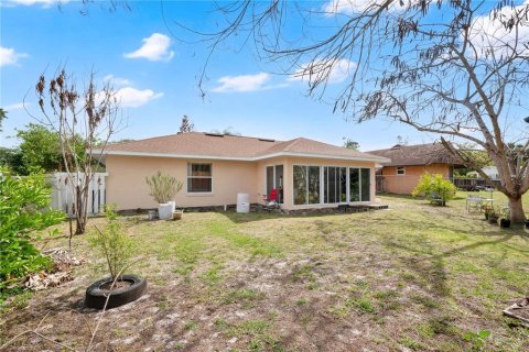 House in DeBary, Florida 3 bedrooms, 127.93 sq.m. № 2229241 - photo 19