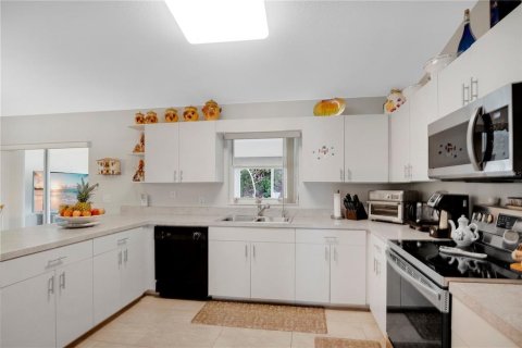 House in DeBary, Florida 3 bedrooms, 127.93 sq.m. № 2229241 - photo 3