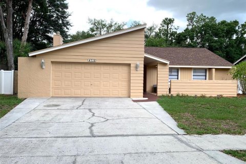 House in Tampa, Florida 3 bedrooms, 142.51 sq.m. № 1813413 - photo 1