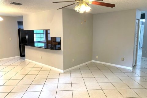 House in Tampa, Florida 3 bedrooms, 142.51 sq.m. № 1813413 - photo 13