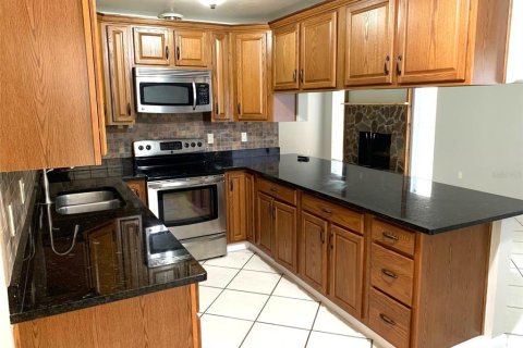 House in Tampa, Florida 3 bedrooms, 142.51 sq.m. № 1813413 - photo 14