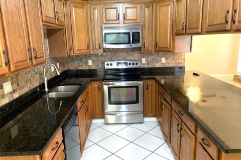 House in Tampa, Florida 3 bedrooms, 142.51 sq.m. № 1813413 - photo 15