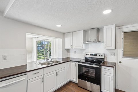 House in Holiday, Florida 2 bedrooms, 111.48 sq.m. № 1574106 - photo 17