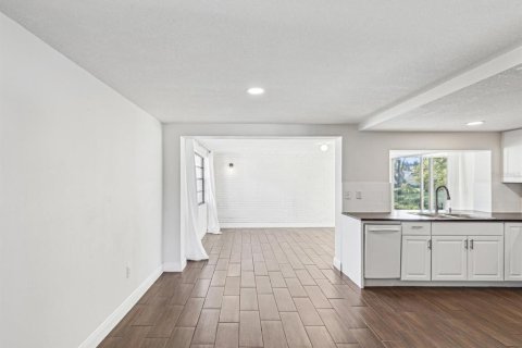 House in Holiday, Florida 2 bedrooms, 111.48 sq.m. № 1574106 - photo 21