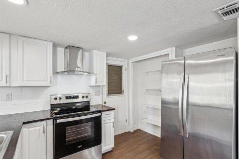 House in Holiday, Florida 2 bedrooms, 111.48 sq.m. № 1574106 - photo 18