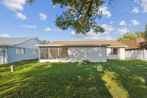 House in Holiday, Florida 2 bedrooms, 111.48 sq.m. № 1574106 - photo 27
