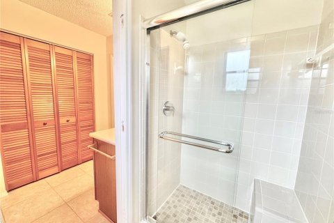 House in Palm Bay, Florida 3 bedrooms, 132.29 sq.m. № 1882787 - photo 16