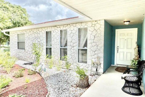 House in Palm Bay, Florida 3 bedrooms, 132.29 sq.m. № 1882787 - photo 2