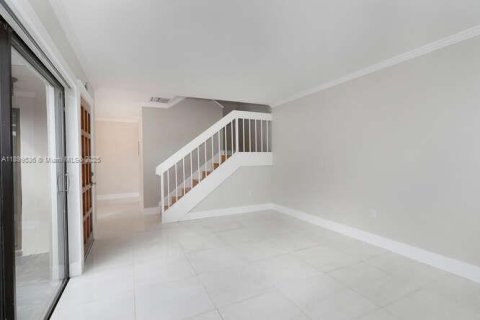 Townhouse in Miami, Florida 2 bedrooms, 98.2 sq.m. № 1952609 - photo 6
