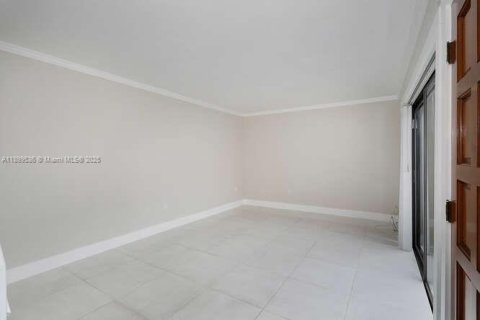 Townhouse in Miami, Florida 2 bedrooms, 98.2 sq.m. № 1952609 - photo 9